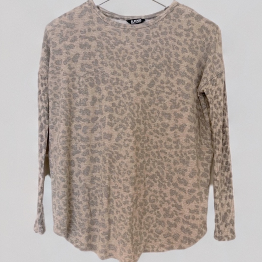 Buffalo Leopard Print soft long sleeve tee ribbed sleeves
